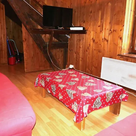 Du Reucy Apartment *