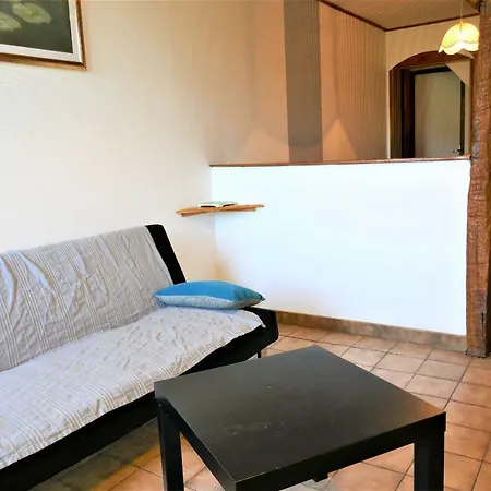 Du Reucy Apartment *