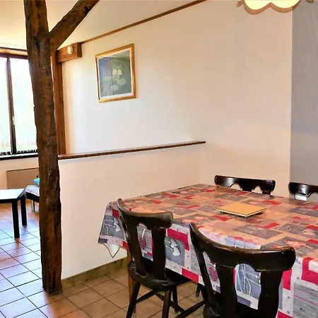 Du Reucy Apartment *